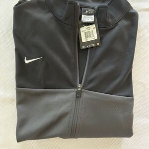 Nike Mens Zippered jacket